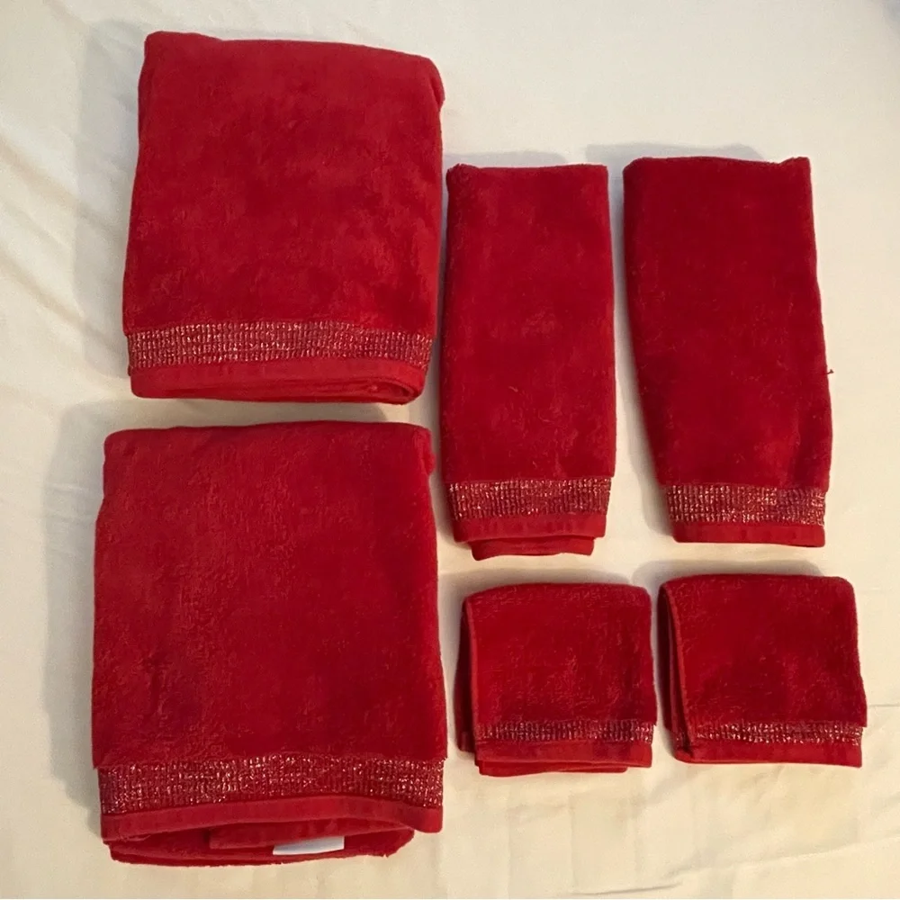 CARO Red Towels with Gold Trim 2 Bath 2 Hand and 2 Wash Towels 6 Pieces - Picture 1 of 7